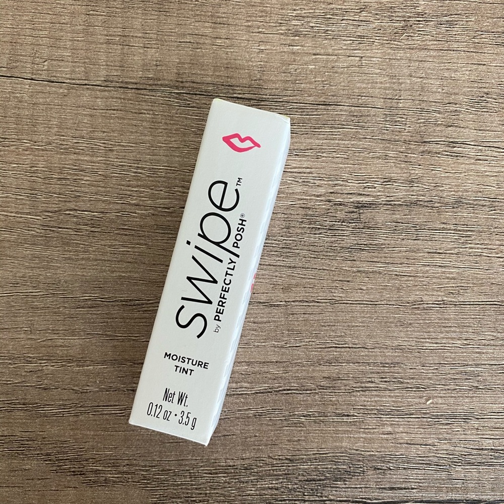 Plums up moisturizing lip tint